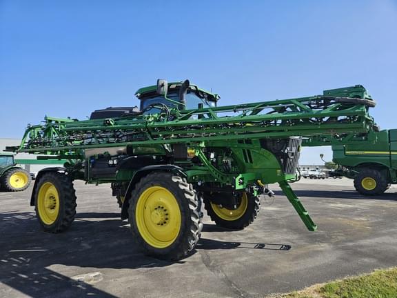 Image of John Deere 412R equipment image 2