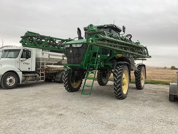 Image of John Deere 412R equipment image 3