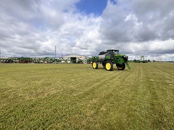 Image of John Deere 412R equipment image 1