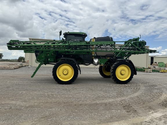 Image of John Deere 412R equipment image 1