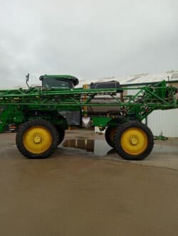 Image of John Deere 412R equipment image 4