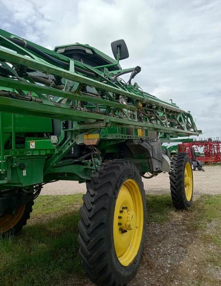 Image of John Deere 412R equipment image 3