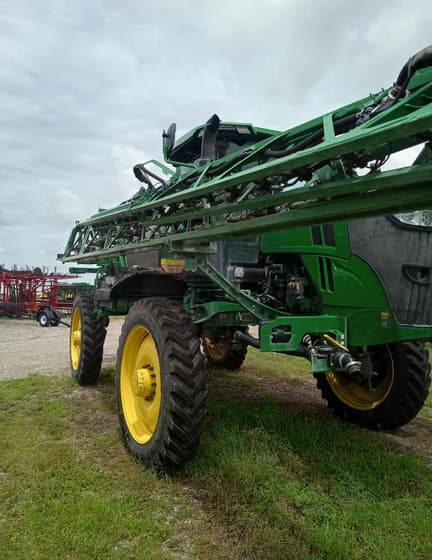 Image of John Deere 412R equipment image 2