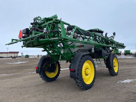 Image of John Deere 412R equipment image 4