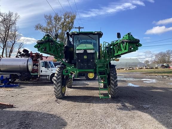 Image of John Deere 412R equipment image 4