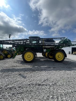 Image of John Deere 412R equipment image 3