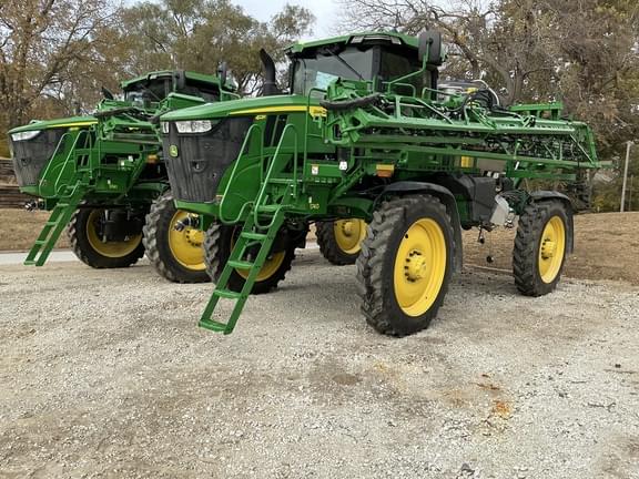 Image of John Deere 412R equipment image 3