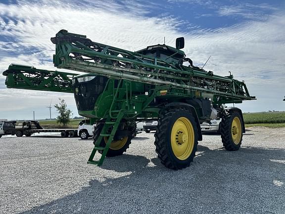 Image of John Deere 412R equipment image 1