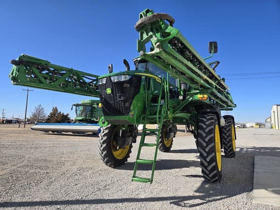 Image of John Deere 412R equipment image 3