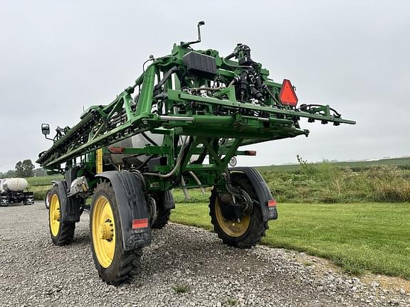 Image of John Deere 412R equipment image 4