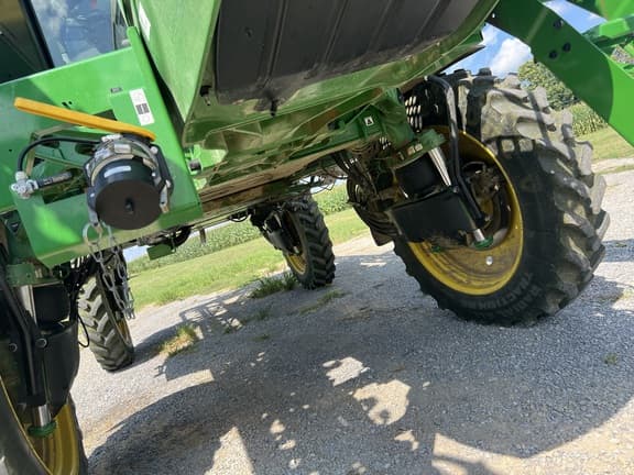 Image of John Deere 412R equipment image 4