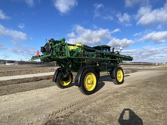 Image of John Deere 412R equipment image 4