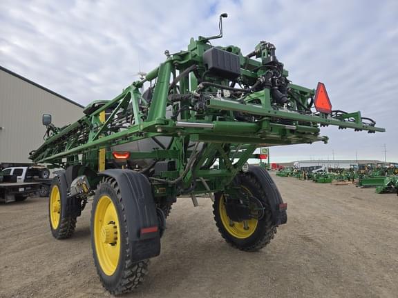 Image of John Deere 412R equipment image 3