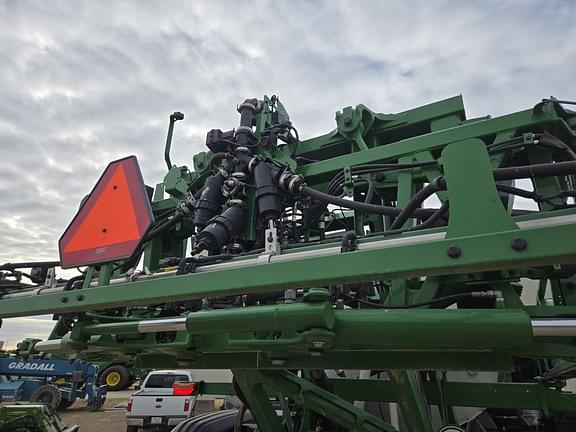 Image of John Deere 412R equipment image 4