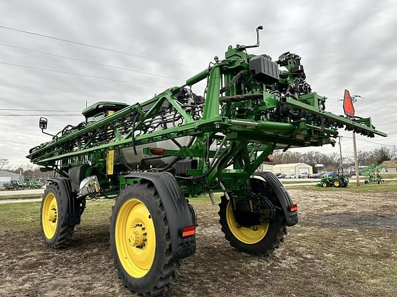 Image of John Deere 412R equipment image 4