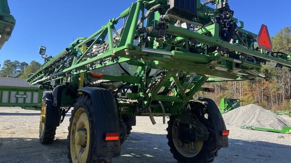 Image of John Deere 412R equipment image 4