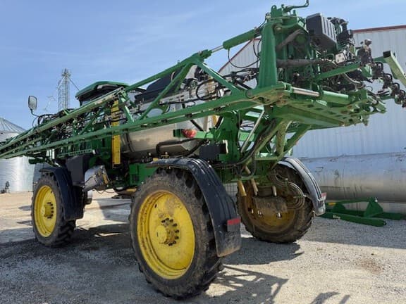 Image of John Deere 412R equipment image 4
