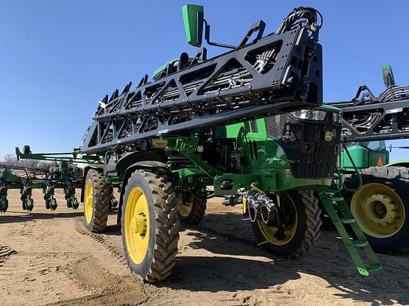 Image of John Deere 412R equipment image 2