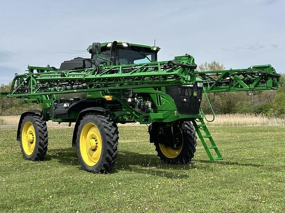 Image of John Deere 412R equipment image 3