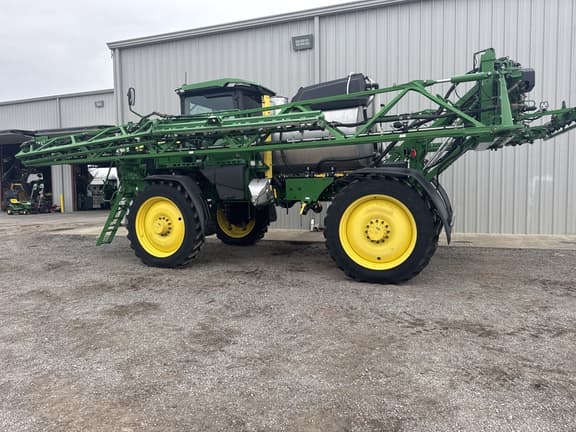 Image of John Deere 412R equipment image 3