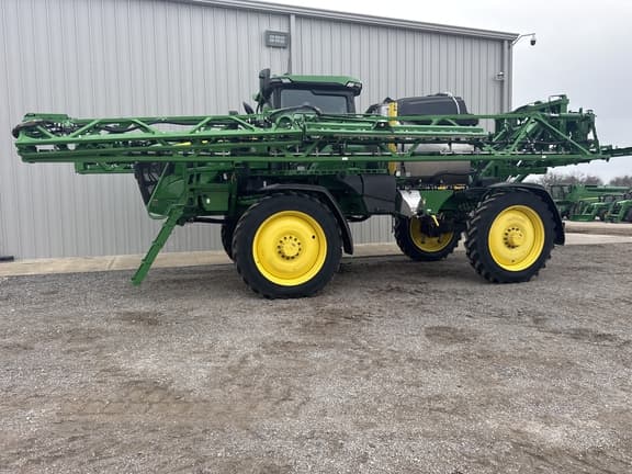 Image of John Deere 412R equipment image 1