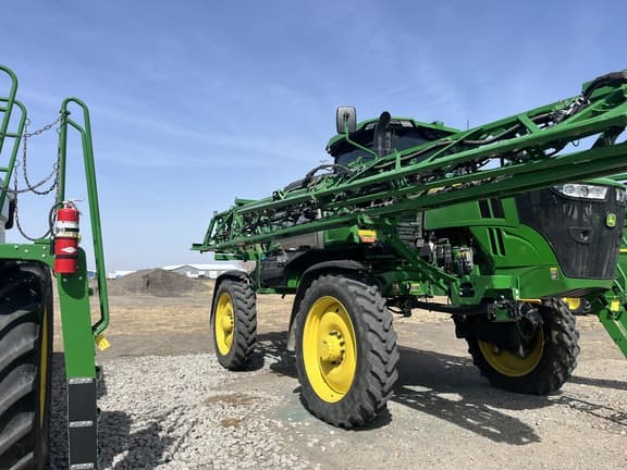 Image of John Deere 412R equipment image 3