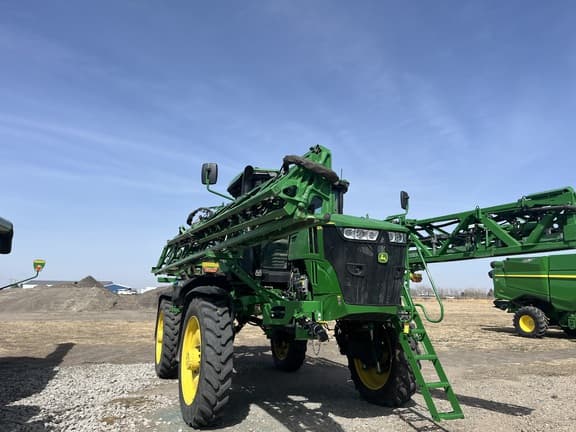 Image of John Deere 412R equipment image 2