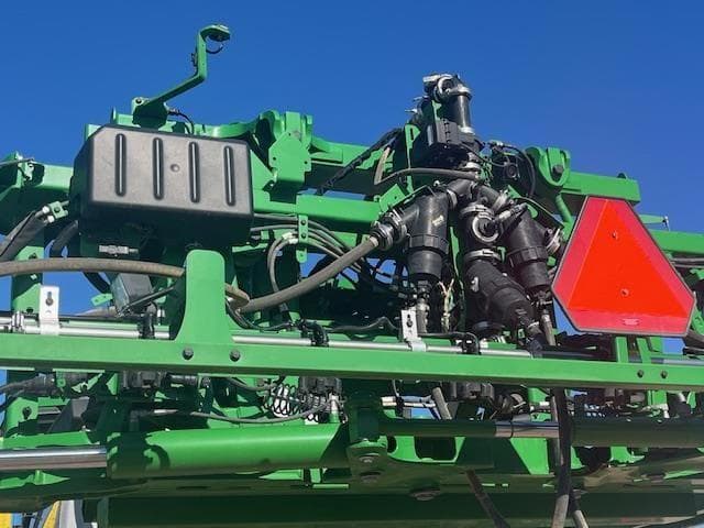 Image of John Deere 412R equipment image 4