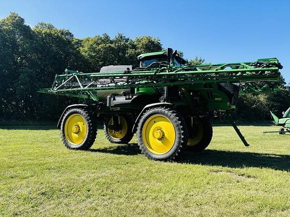 Image of John Deere 412R equipment image 1