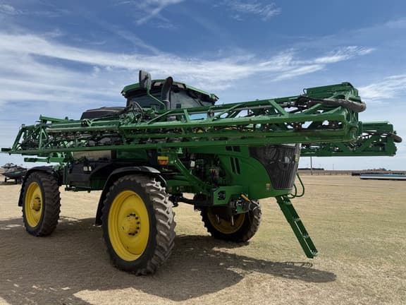 Image of John Deere 412R equipment image 2