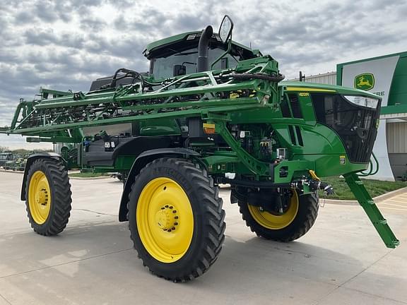 Image of John Deere 412R equipment image 1