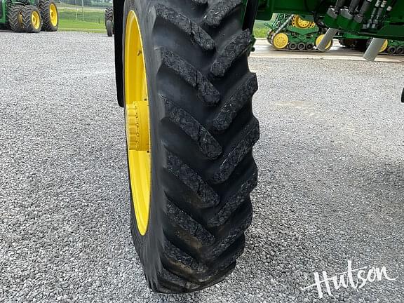 Image of John Deere 412R equipment image 4