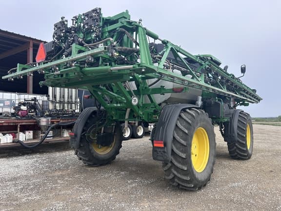 Image of John Deere 412R equipment image 4