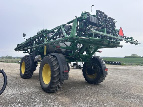 Image of John Deere 412R equipment image 3