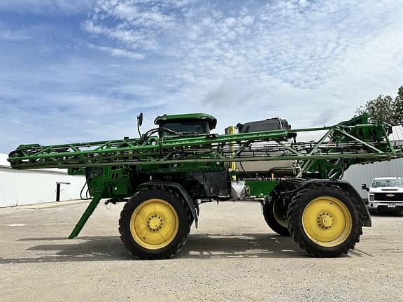 Image of John Deere 412R equipment image 4