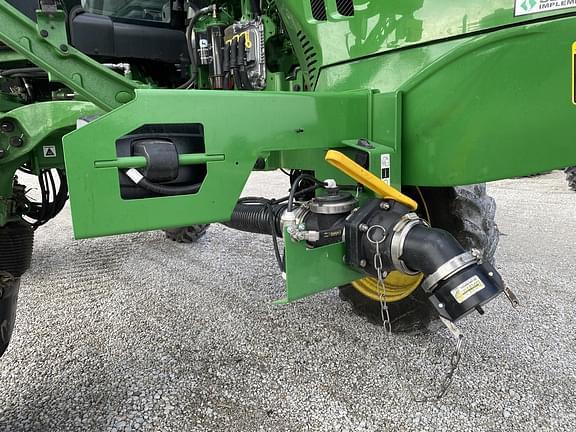 Image of John Deere 412R equipment image 4