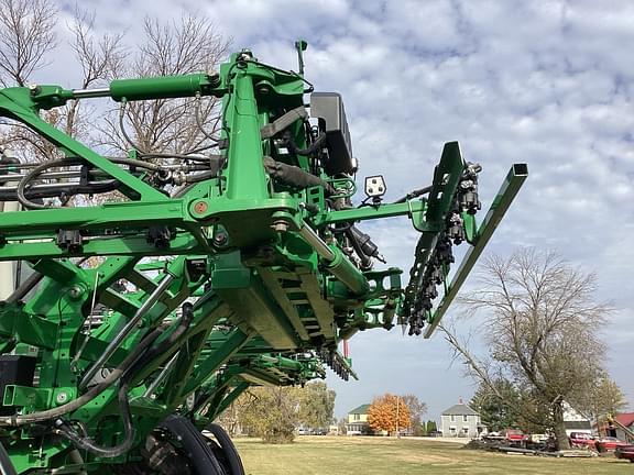 Image of John Deere 412R equipment image 3