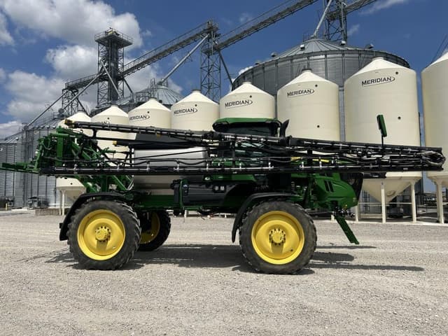 Image of John Deere 412R equipment image 3