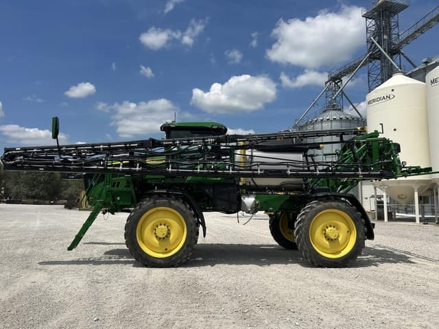 Image of John Deere 412R equipment image 2