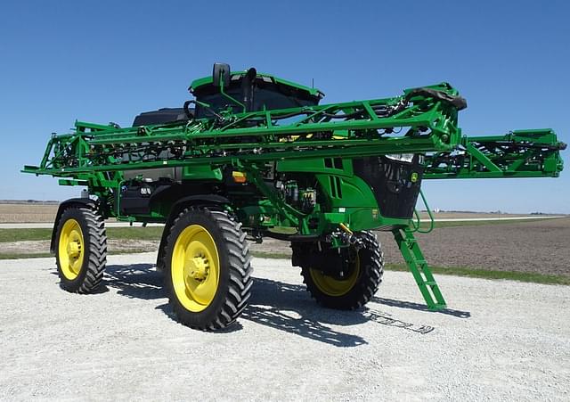 Image of John Deere 412R equipment image 3
