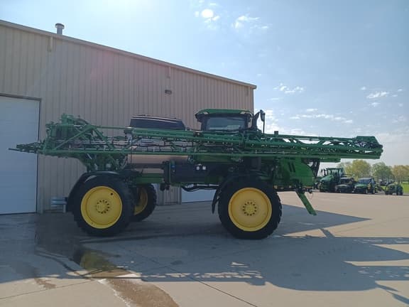 Image of John Deere 412R equipment image 1