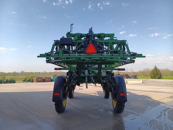 Image of John Deere 412R equipment image 3