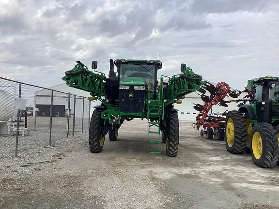 Image of John Deere 412R equipment image 2