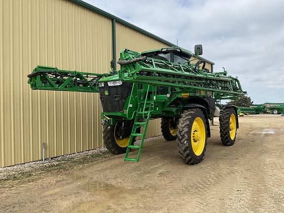 Image of John Deere 412R equipment image 2