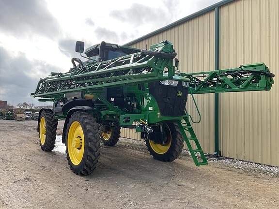 Image of John Deere 412R equipment image 4