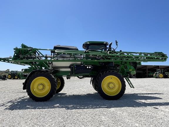 Image of John Deere 412R equipment image 3