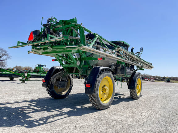 Image of John Deere 412R equipment image 3