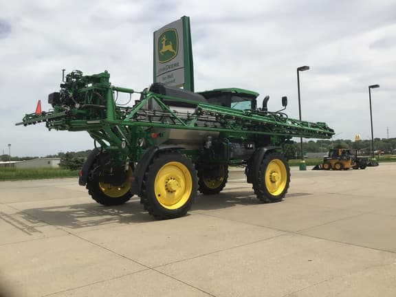 Image of John Deere 412R equipment image 4