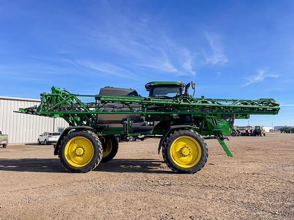 Image of John Deere 412R equipment image 3