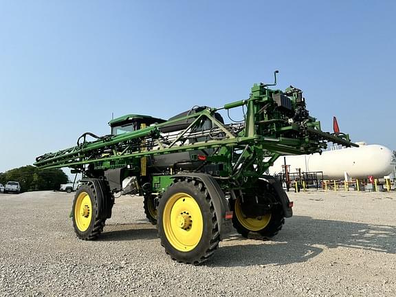 Image of John Deere 412R equipment image 4